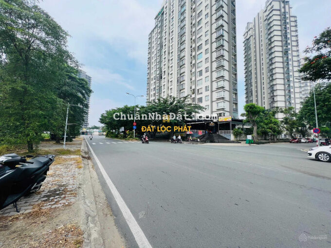 Kẹt vốn bán rẻ 4 lô đất BT Phú Mỹ Vạn Phát Hưng Q7, DT 10.5x21m, giá cực tốt chỉ 26 tỷ ~ 117tr/m2