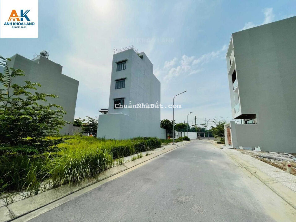 Bán đất khu dân cư cao cấp CenterHome Thủ Đức - đường 7m có vỉa hè 88.6m2 Ngang 4,6M - Chỉ 6, x tỷ