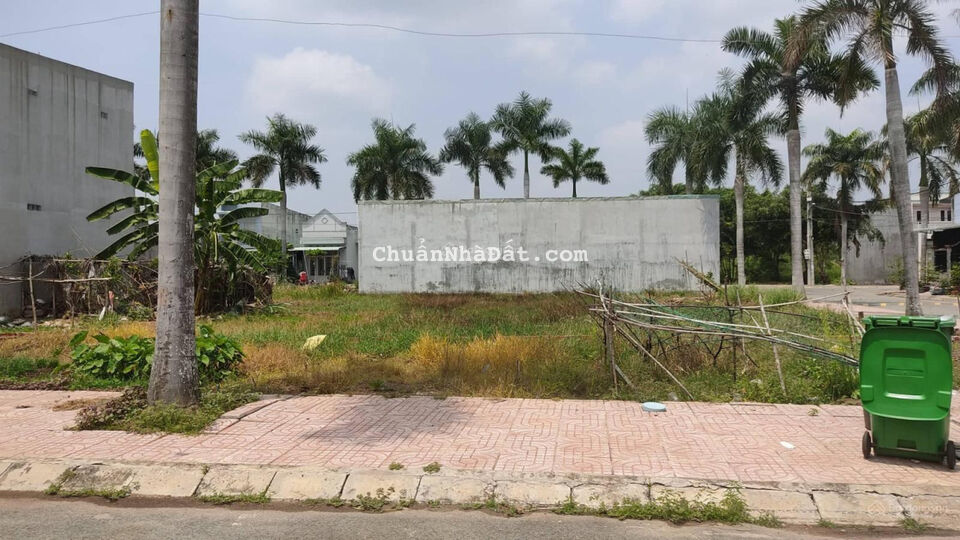 Bán lô đất ngộp, KDC Cát Tường, shr, đường nhựa, nước máy, xây dựng được ngay, giá 930 triệu