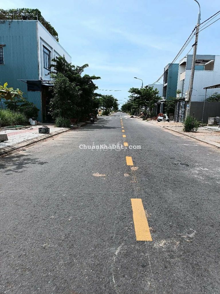 Chính chủ ra nhanh lô góc 2 mặt tiền đông nam dân cư đông đúc