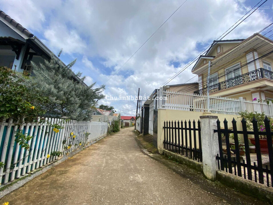 Bán Lô đất 277m2 - 10,2 TỶ VIEW THÀNH PHỐ - Đông Tĩnh (Lý Nam Đế), P.8, Đà Lạt Bán Lô đất 277m2 - 10,2 TỶ VIEW THÀNH PHỐ - Đông Tĩnh (Lý Nam Đế), P.8, Đà Lạt