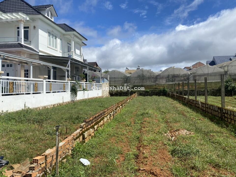 Bán Lô Đất Đẹp Đường Vạn Thành. Phường 5. Đà Lạt. 286m2. Giá 8,3 Tỷ