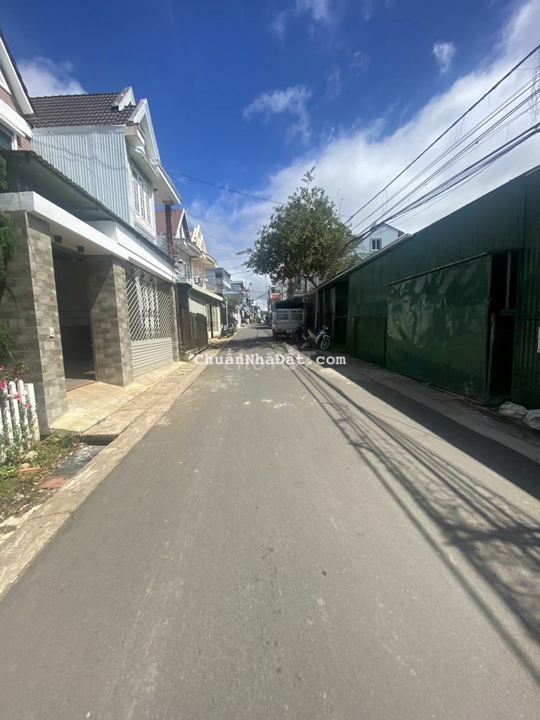 Bán Lô Đất Đẹp Đường Vạn Thành. Phường 5. Đà Lạt. 286m2. Giá 8,3 Tỷ