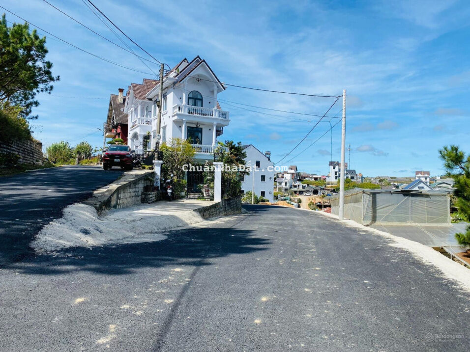 Bán lô đất 567m2 hai mặt tiền - view thành phố đẹp - khu biệt thự Đông Tĩnh, P. 8, Đà Lạt