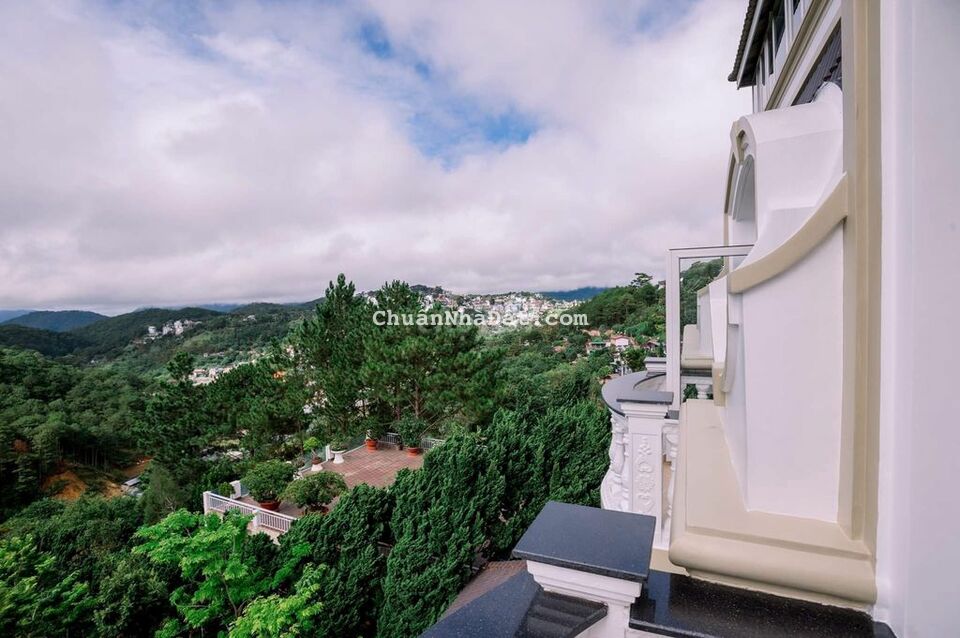 BÁN ĐẤT MẶT TIỀN ĐƯỜNG LÊ VĂN TÁM - TẶNG GPXD