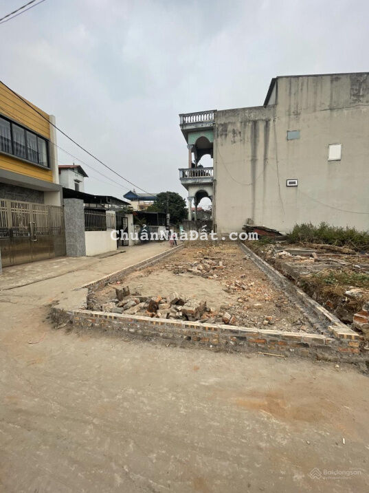 Chính chủ bán 52m2 đất 2 MT bìa làng tại Nguyên Khê, Đông Anh, Hà Nội. Cực đẹp và rẻ