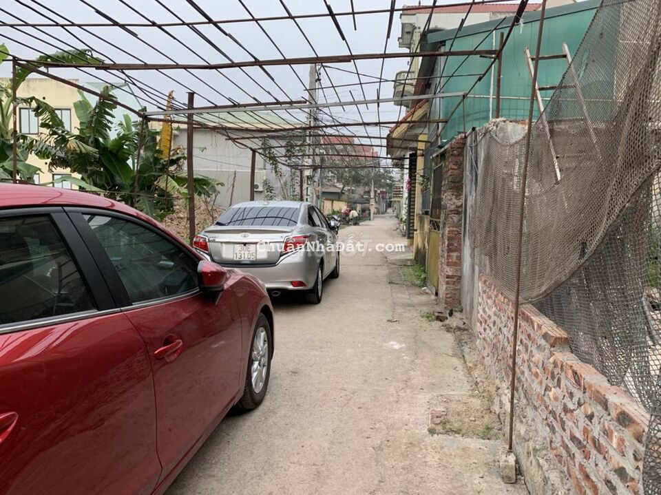 Đất sổ đỏ 55m2 đường Hải Bối, H. Đông Anh, xe hơi