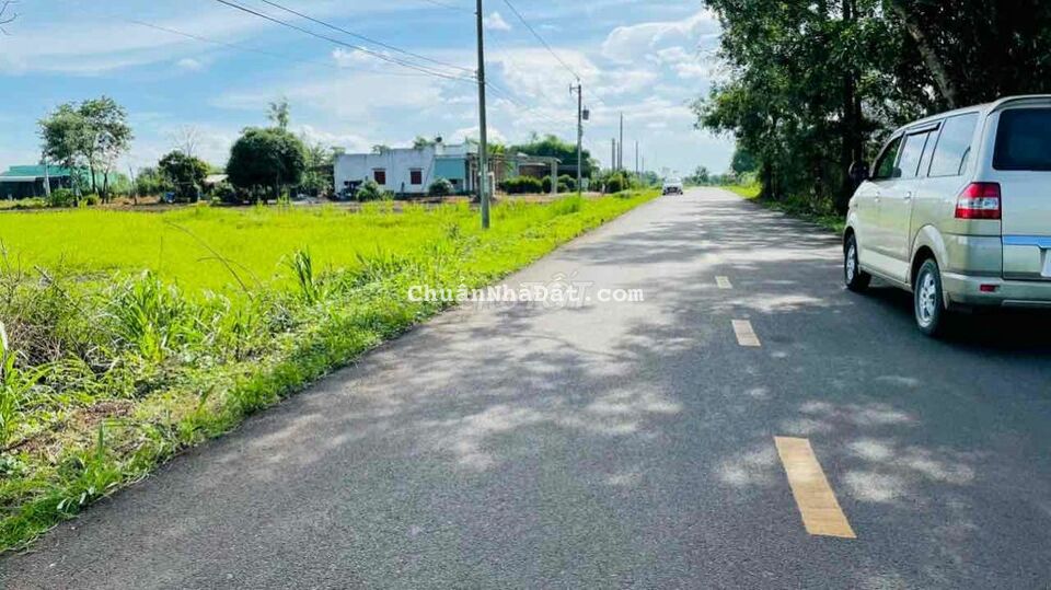 1000m2 thổ cư mặt hồ, mặt tiền đường nhựa