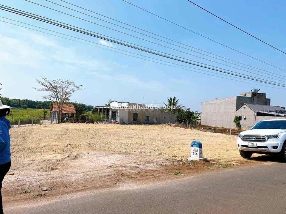 NGỘP XẢ GẤP 1042M2 LÔ GÓC 30x35M LONG TÂN - ĐẤT ĐỎ CHỈ 2TY500 NGỘP XẢ GẤP 1042M2 LÔ GÓC 30x35M LONG TÂN - ĐẤT ĐỎ CHỈ 2TY500