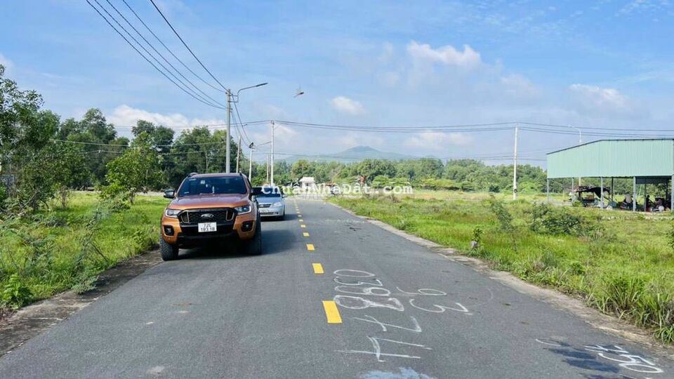 ĐẤT MT ĐƯỜNG NHỰA XÃ PHƯỚC HỘI SÁT ĐƯỜNG TL44B DT 13,7m2 có 100m2 tc