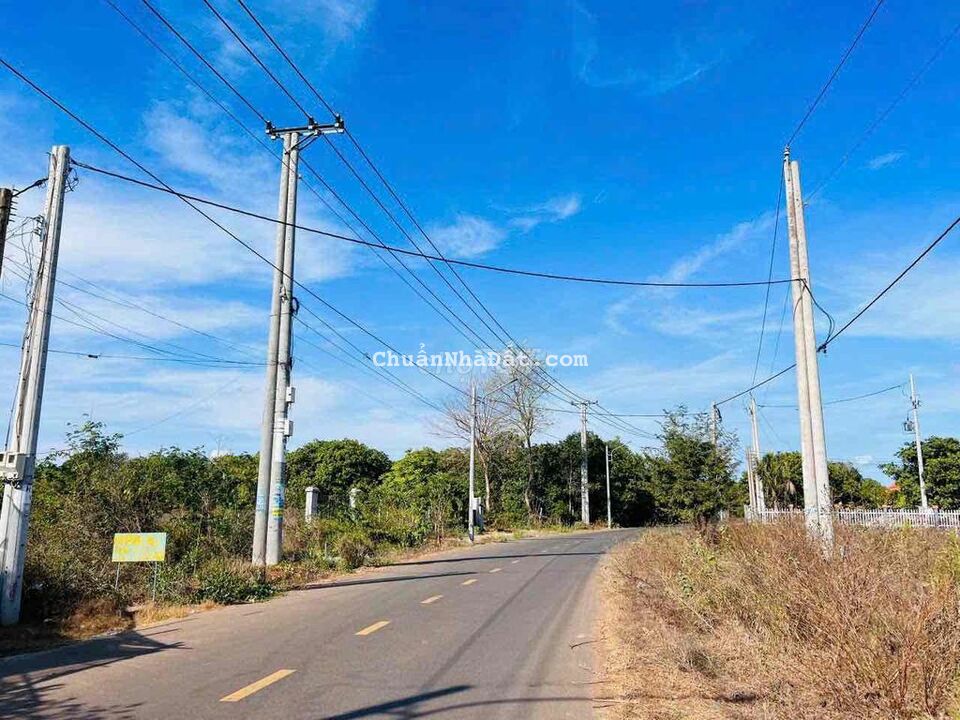 Mặt tiền đường Đoàn Trung Còn tt Đất Đỏ gần KcN giá ngộp