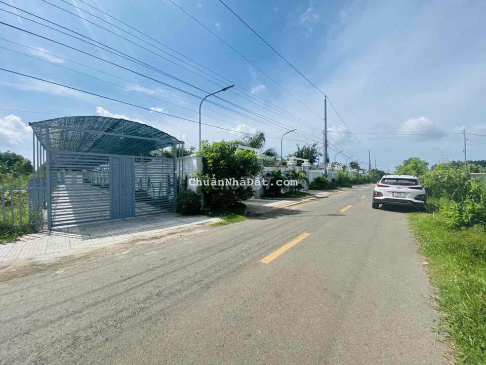 mảnh đất tâm huyết giá rẻ đường nguyễn huệ. gần khu biệt thự vườn