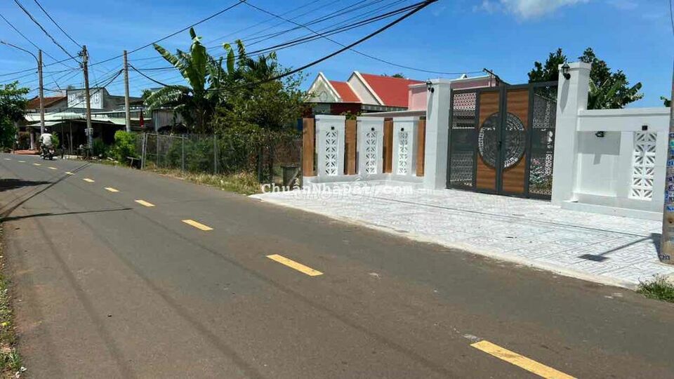 618m2 mặt tiền đường nhựa trung tâm thị trấn