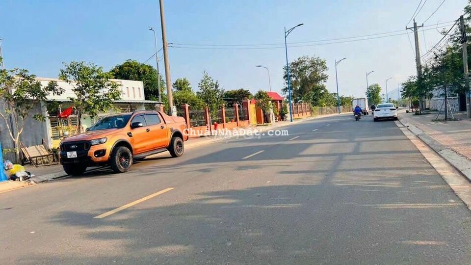 ĐẤT MẶT TIỀN KINH DOANH SỐ 3 LÊ DUẨN TT ĐẤT ĐỎ 22x34 có 100m2 thổ cư