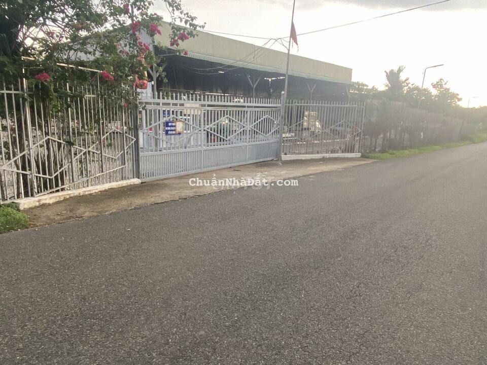 bán 1010m2 có 10m mặt tiền đường nhựa,đất nằm khu dân cư,giá đàu tư