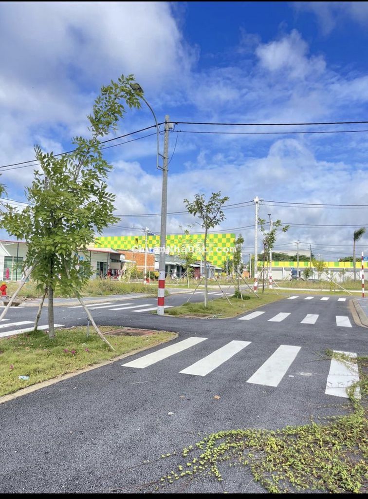 Nhà Đất Ngộp Chính CHỦ CẦN BÁN TRUNG TẤM THỊ TRẤN ĐỨC HÒA ,120M2