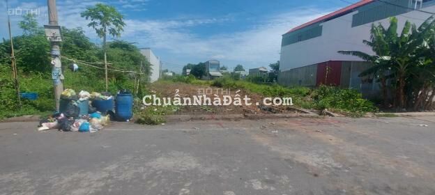 Kẹt tiền bán gấp 2 lô 100m2 giá 1 tỷ ngay mặt tiền đường DT 824 nằm cạnh chợ Đức Hòa 0938.192.162