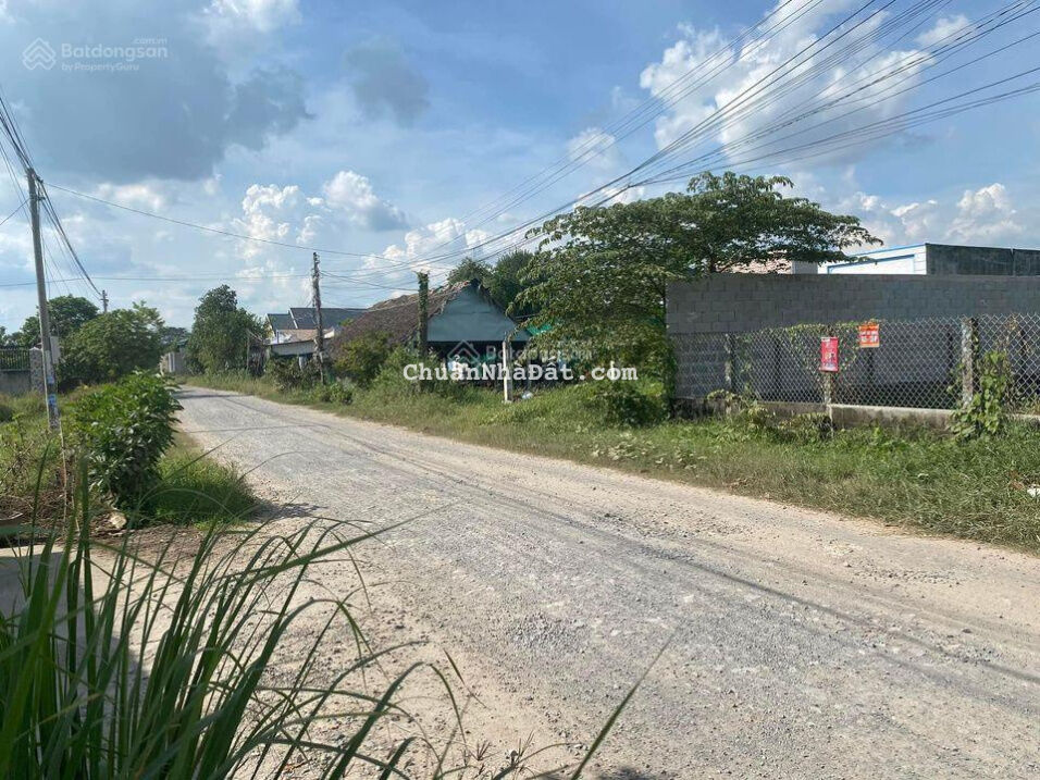 Tại đường số 2, Hòa Khánh Đông, tôi cần bán cặp 9.5x46 (462m2), giá 3.4 tr/m2, SHR, LH 0704794720