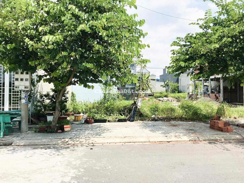 chỉ còn 1 nền giá NGỘP, mặt tiền nhựa ĐS4, vị trí cực đẹp sát Hóc Môn chỉ còn 1 nền giá NGỘP, mặt tiền nhựa ĐS4, vị trí cực đẹp sát Hóc Môn