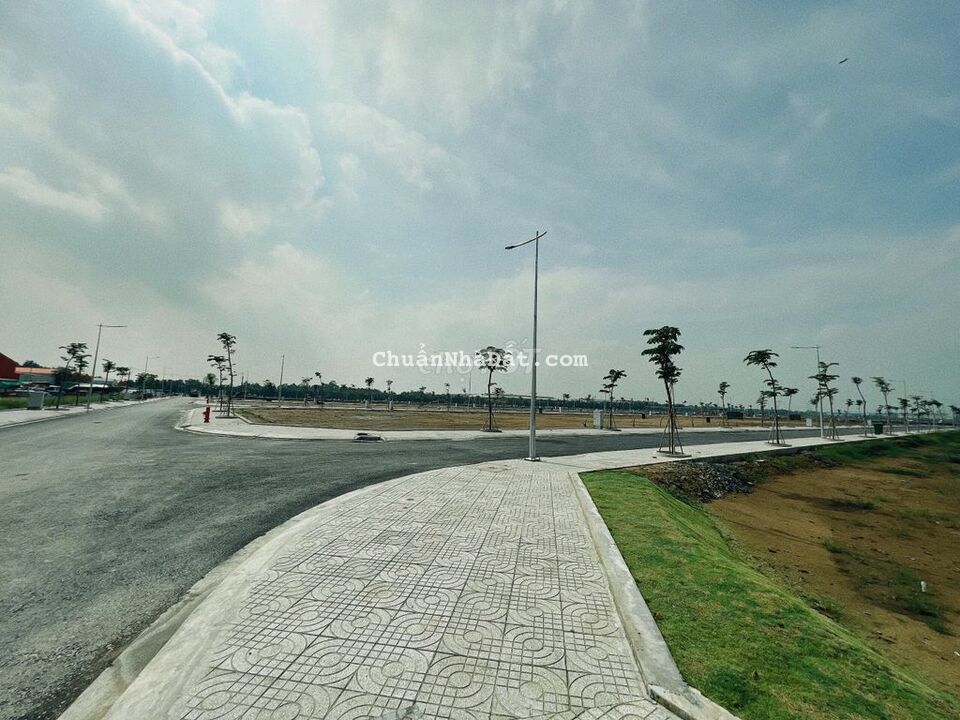 Chính chủ kẹt tiền bán lại 3 nền E2, B3, H2 Dragon Pearl Đức Hoà