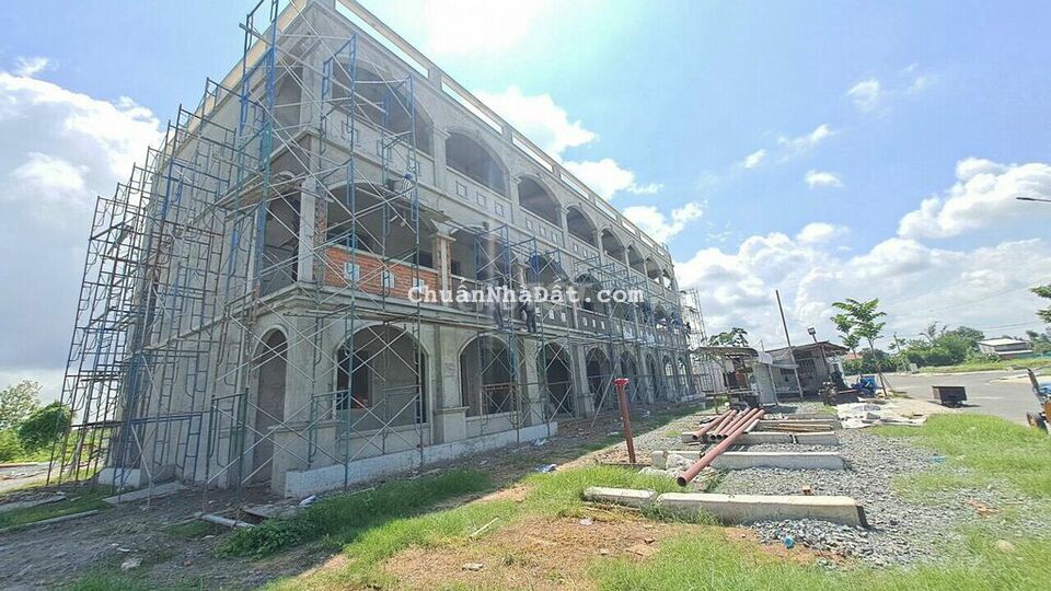 Chủ gửi bán lại nền đất KĐT Hưng Long residence DT:90m2 SHR Giá: 620tr Chủ gửi bán lại nền đất KĐT Hưng Long residence DT:90m2 SHR Giá: 620tr