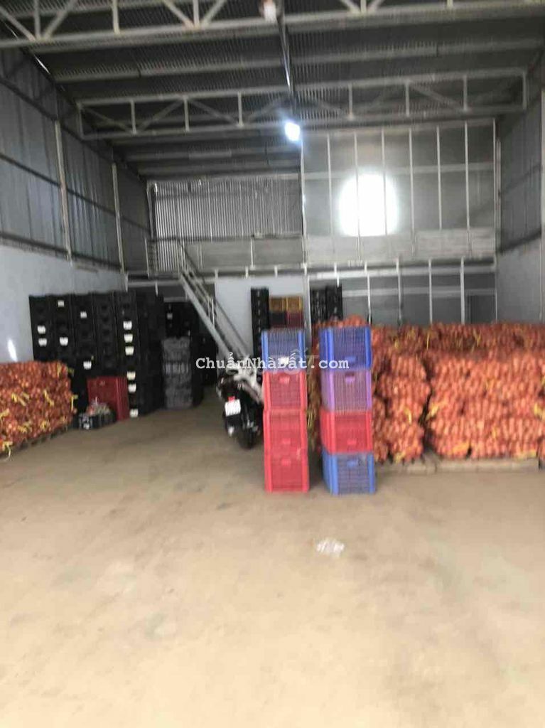 bán gấp kho 10x25m Lạc Long Quân chợ đầu mối Liên Nghĩa, Đức Trọng