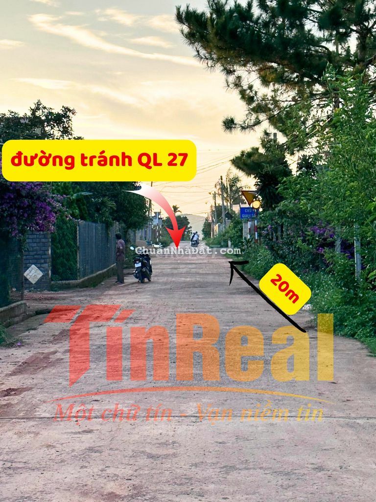 Cần bán gấp lô đất sát sân bay Liên Khương Đà Lạt .cách Ql 27 chỉ 30m