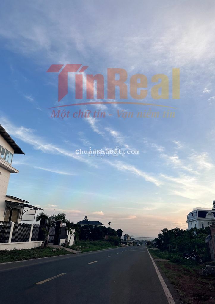 Cần bán gấp lô đất sát sân bay Liên Khương Đà Lạt .cách Ql 27 chỉ 30m