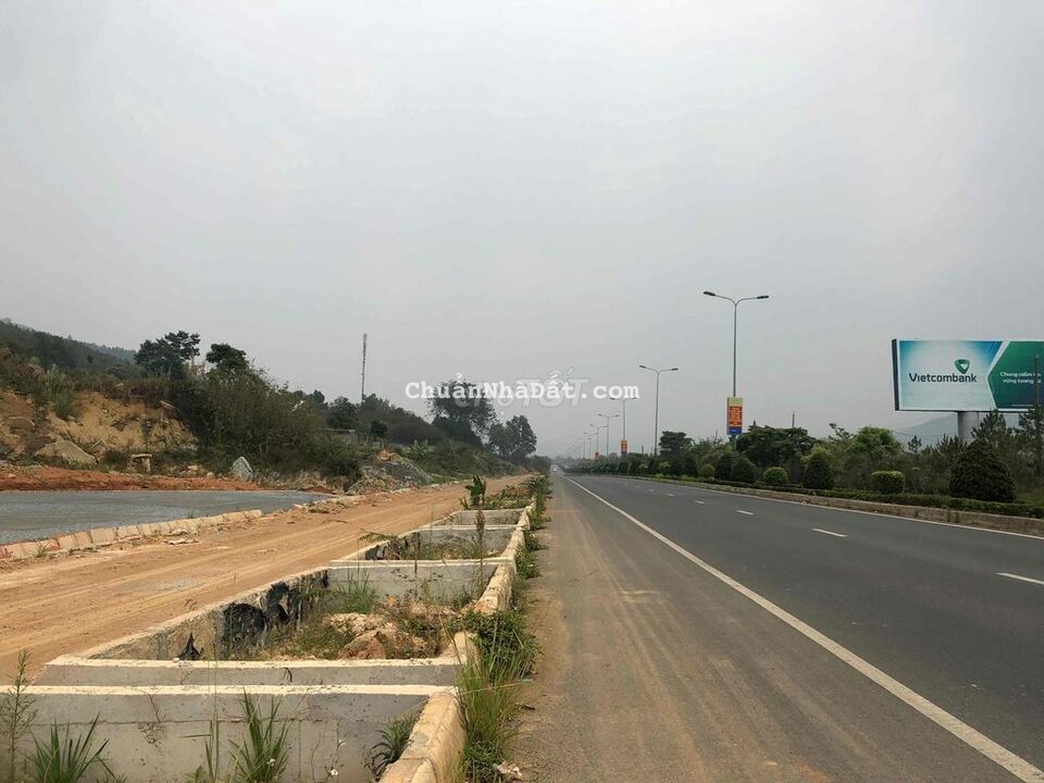 9x90m sẵn 400m xây dựng, đường nhựa 8m cách quốc lộ 100m