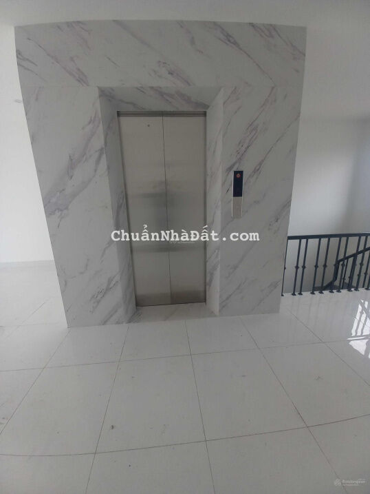 Cho thuê nhà A10 Nguyễn Chánh, Trung Hòa diện tích 85m2 x 5 tầng có thang máy. Lh 0866696199