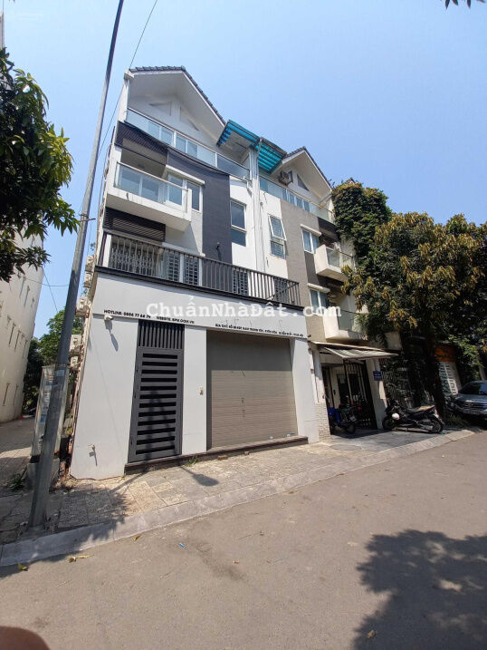 Cho thuê nhà A10 Nguyễn Chánh, Trung Hòa diện tích 85m2 x 5 tầng có thang máy. Lh 0866696199