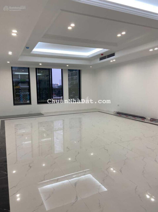 Cho thuê nhà A10 Nguyễn Chánh, Trung Hòa diện tích 85m2 x 5 tầng có thang máy. Lh 0866696199