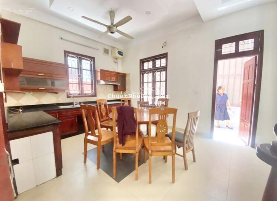 Chính chủ cho thuê nguyên căn biệt thự 409 Tam Trinh Chính chủ cho thuê nguyên căn biệt thự 409 Tam Trinh