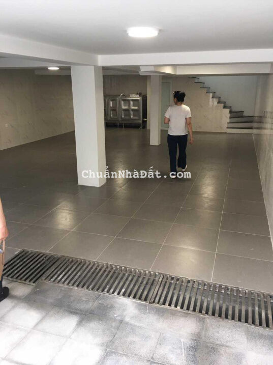 Cho thuê biệt thự khu A Dương Nội Nam Cường, HĐ. DT 200m2, MT 10m, 4T, 1 hầm, thang máy, giá 40tr Cho thuê biệt thự khu A Dương Nội Nam Cường, HĐ. DT 200m2, MT 10m, 4T, 1 hầm, thang máy, giá 40tr