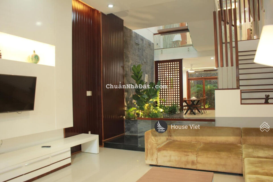 Cho thuê nhà đẹp đường Mai Thúc Lân - cách biển 200m