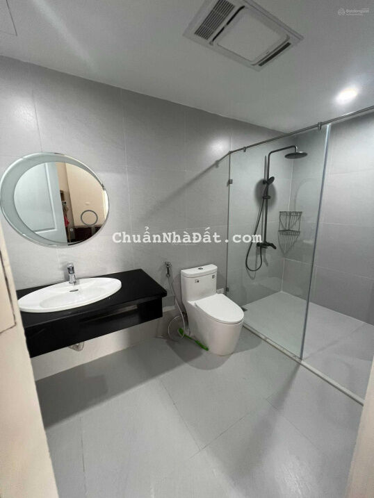 Cực hiếm biệt thự 300m2 giá rẻ Tây Hồ view hồ Tây có bể bơi, nội thất xịn sò giá 35tr