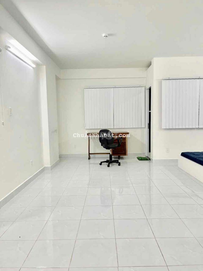 Căn Họ 41m2 góc 2 mặt tiền thoáng mát khu Nam Long co thang máy CRang