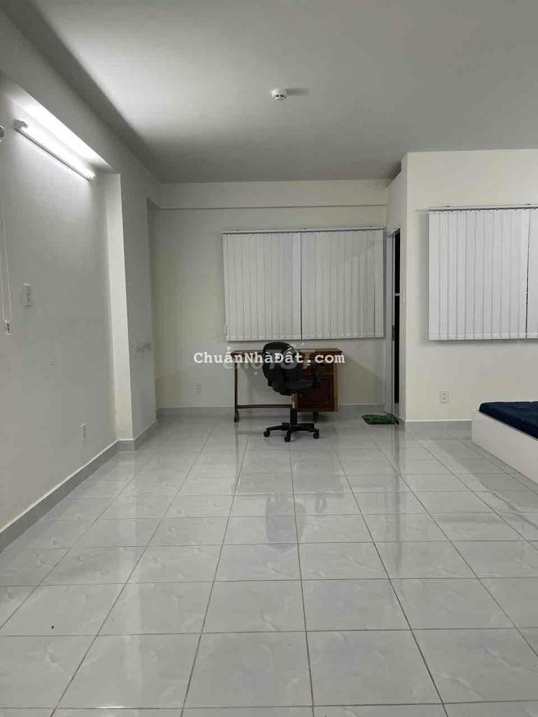 Căn hộ chung cư Nam Long 1 phòng ngủ, đầy đủ nội thất, Bãi oto