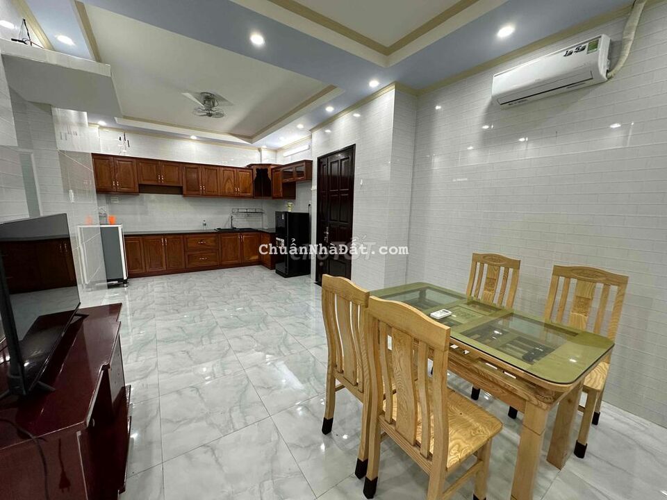 Căn hộ chung cư Hưng Phú 3 phòng ngủ, 2WC, ĐB, lộ 30m