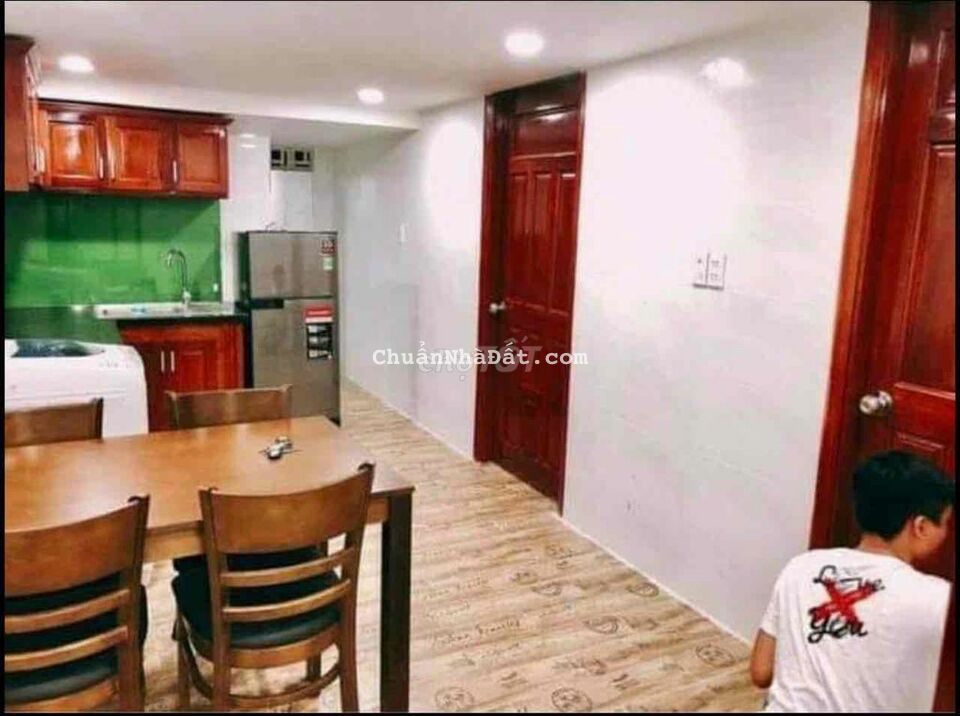 cho thuê căn hộ 2pn 1 wc có hầm xe thang máy p8 gv