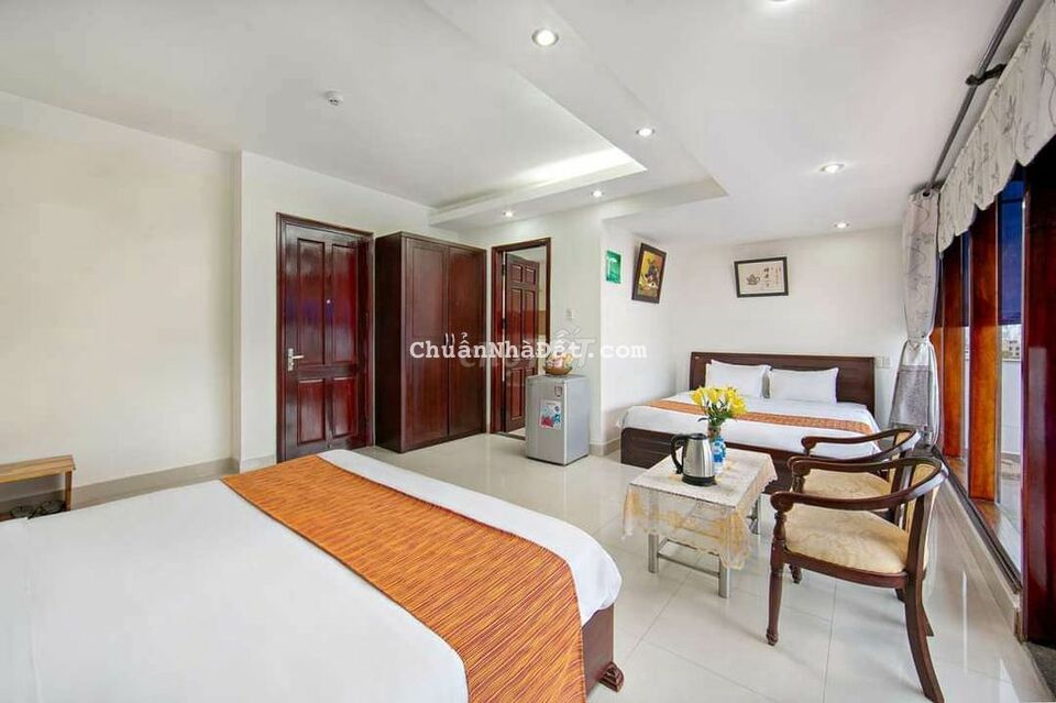 Cho thuê khách sạn 8 tầng ngay mặt biển Mỹ Khê