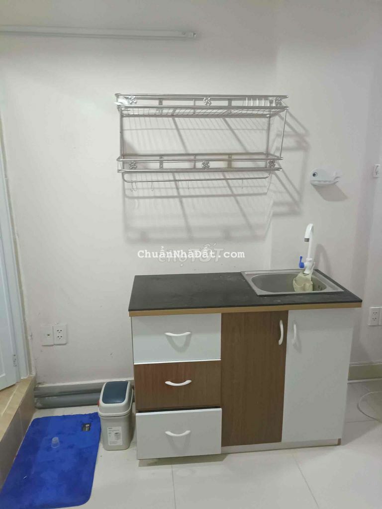 Cho thuê chdv giá :6 tr mt hoàng quốc việt Q7.