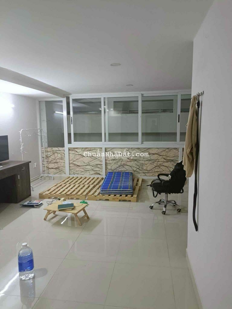 Cho thuê chdv giá :6 tr mt hoàng quốc việt Q7.