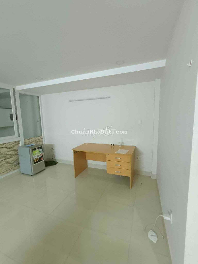 Cho thuê chdv giá :6 tr mt hoàng quốc việt Q7.