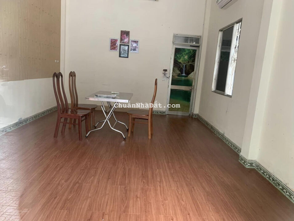 Cho thuê MB riêng biệt trung tâm gần Lê Duẩn. Khu phố thời trang tấp nập, đông người qua lại