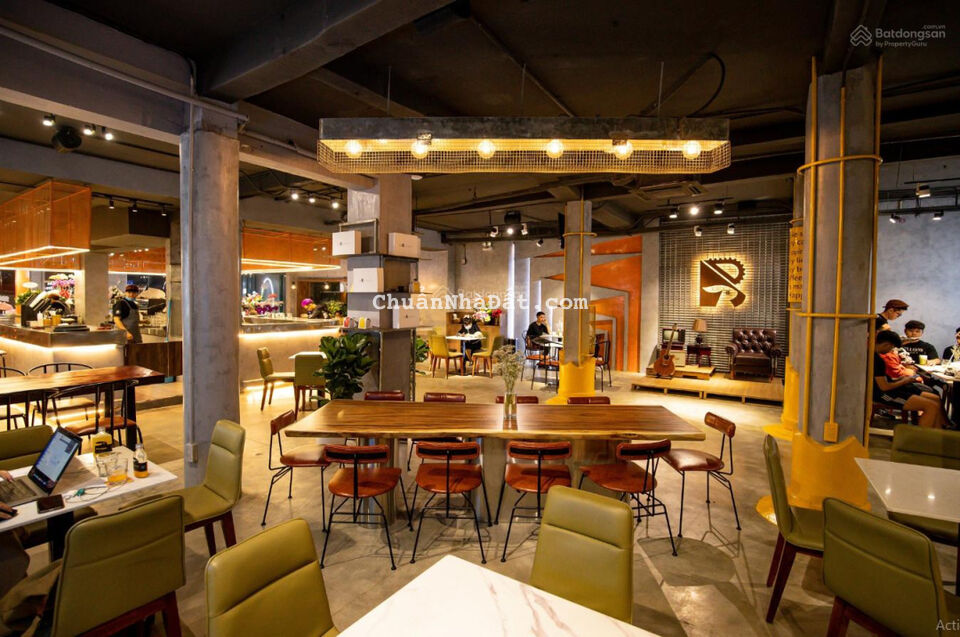 Góc 2 mặt tiền Ngô Đức Kế và Nguyễn Huệ Quận 1