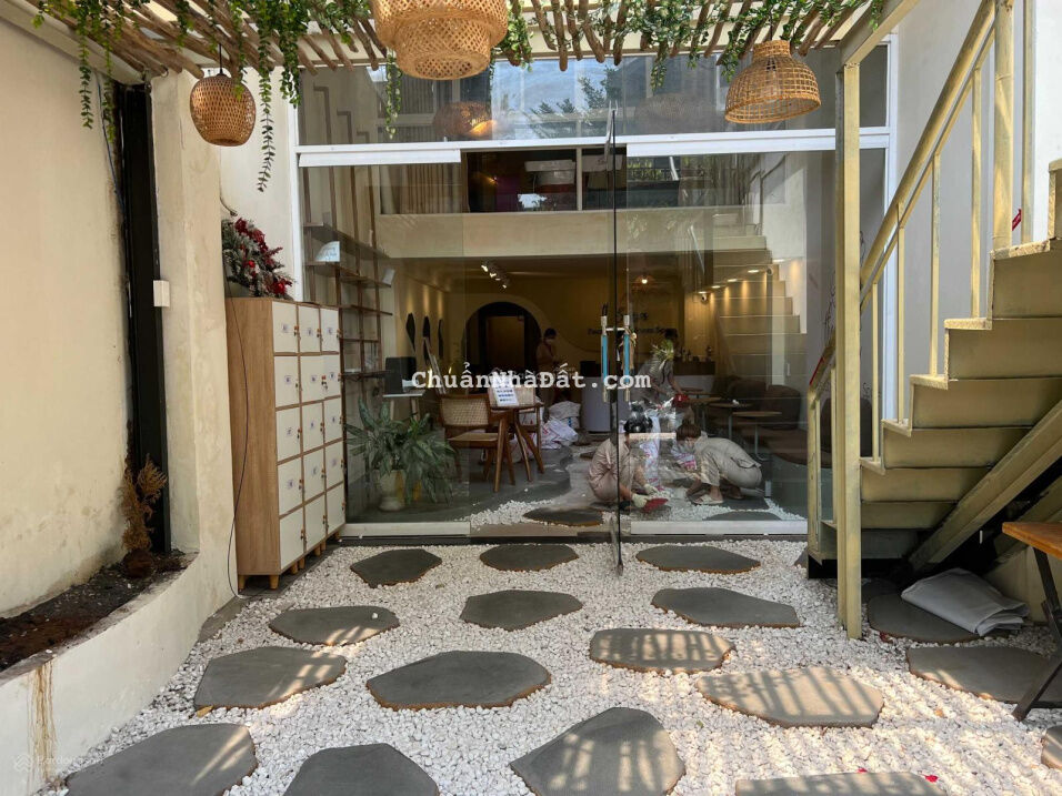 Làm đẹp, spa! Cho thuê mặt bằng Quốc Hương 110m2 giá chỉ 55tr có sang nhượng nội thất