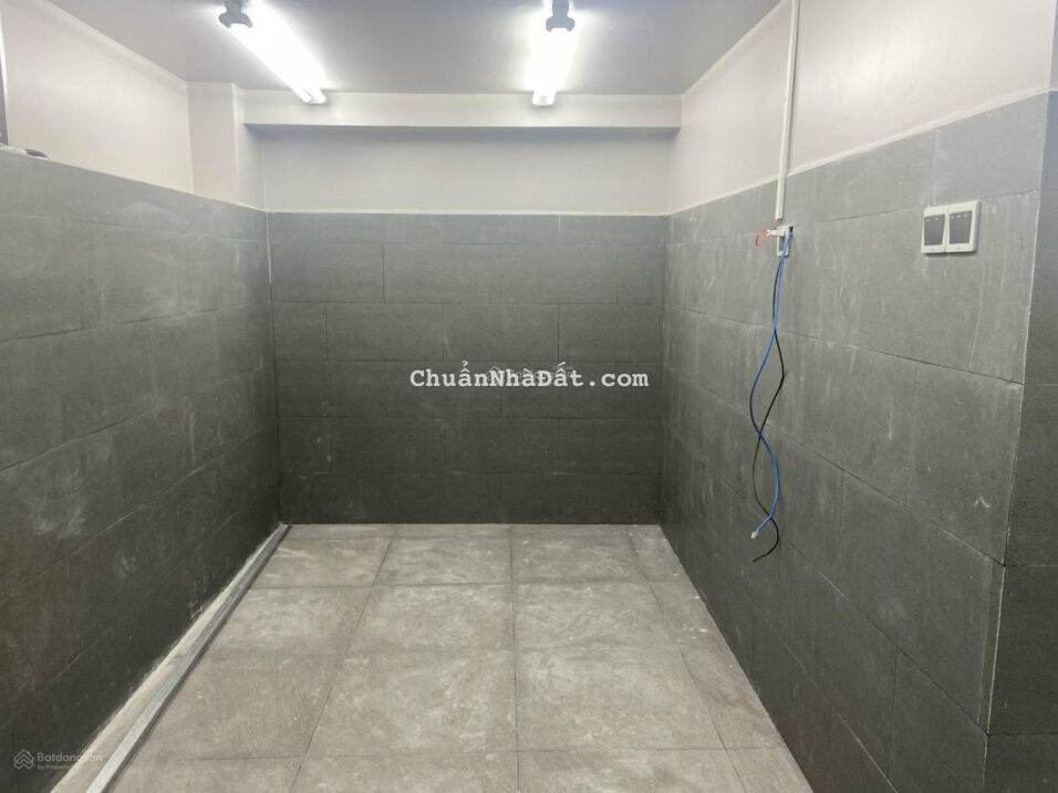 Có hầm xe! Cho thuê mặt bằng Thảo Điền 150m2 28tr kinh doanh nhiều loại dịch vụ