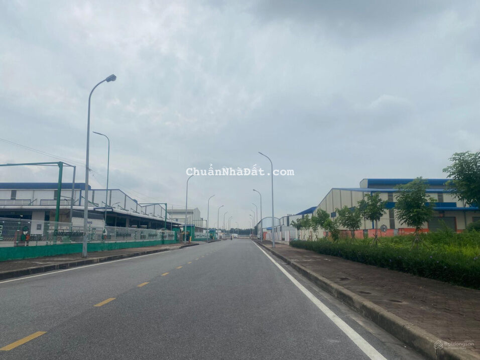 Cho thuê 1500m2 & 800m2 kho xưởng giá rẻ khu CN Đài Tư - Long Biên - HN, liên hệ: 0902132489