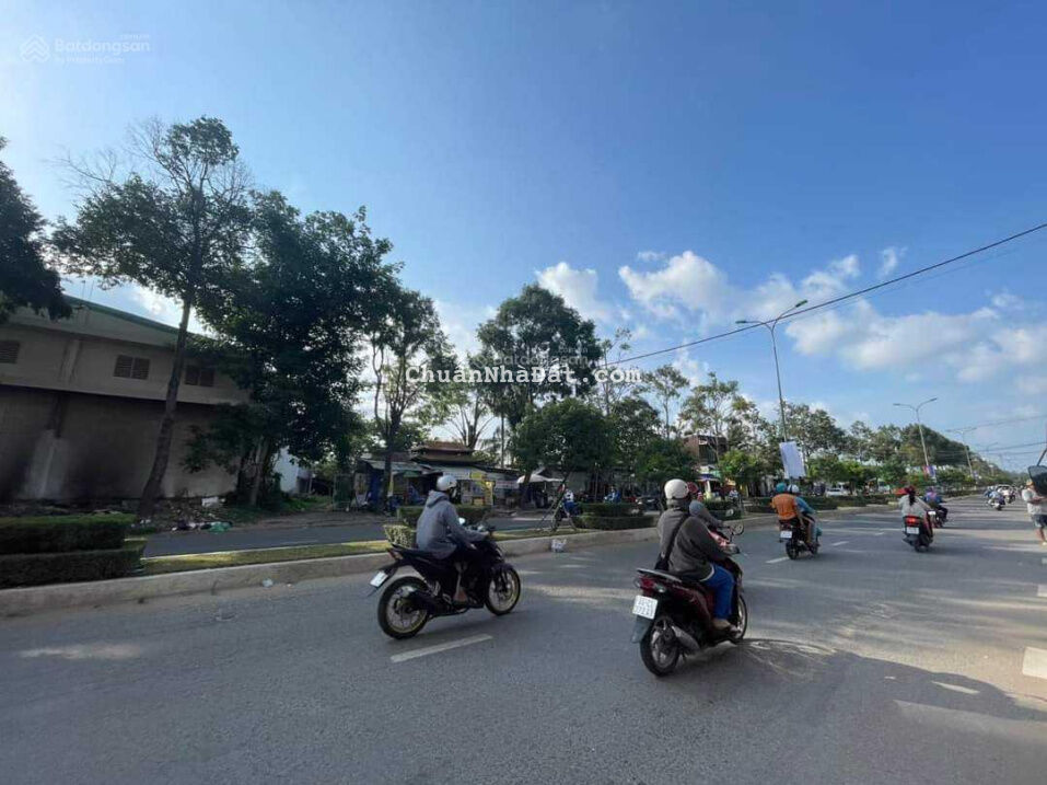 Cho thuê mặt tiền ngang 11m đường Nguyễn Văn Cừ Cho thuê mặt tiền ngang 11m đường Nguyễn Văn Cừ